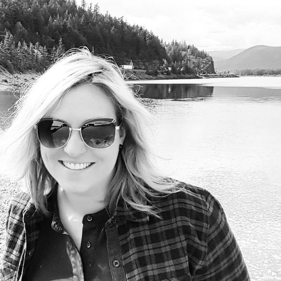 Meet your Posher, Julia - Picture 1 of 1